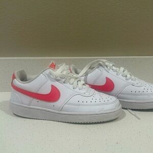 Women’s Nike court